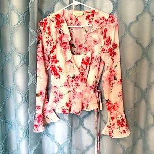Vici floral top. New without tags.